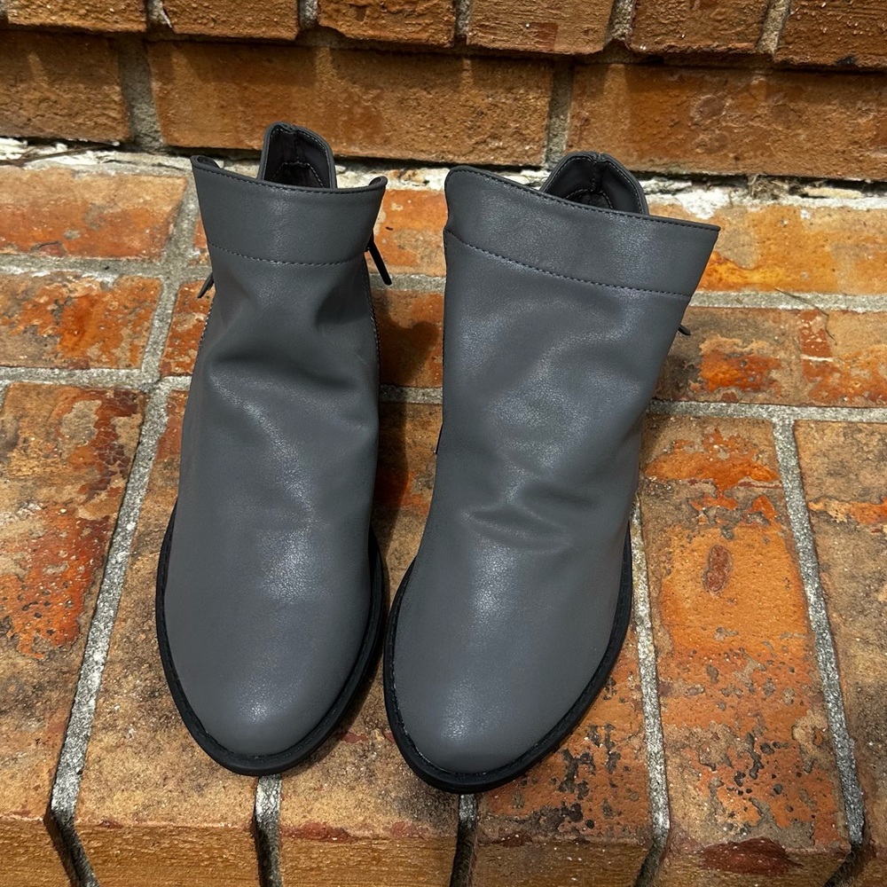 Easy Street black ankle booties grey size 7.5 - Picture 2 of 6